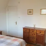 Peaceful 2 Bedroom Home Sleeps 5 Free Parking